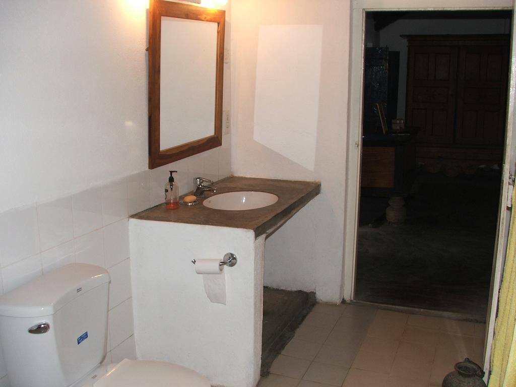 15Lmd Villa In Front Of The Lagoon باتيكالوا الغرفة الصورة