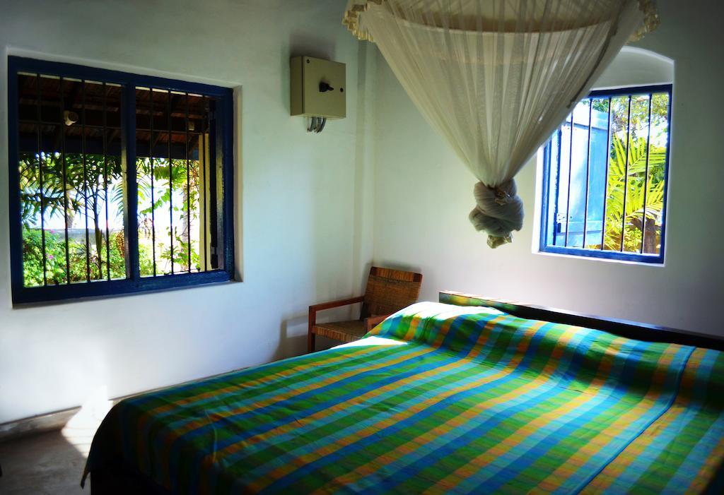15Lmd Villa In Front Of The Lagoon باتيكالوا الغرفة الصورة